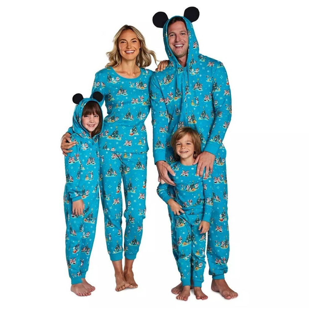 NWT Disneyland Parks Family Matching Mickey and Friends Holiday Pajama Set